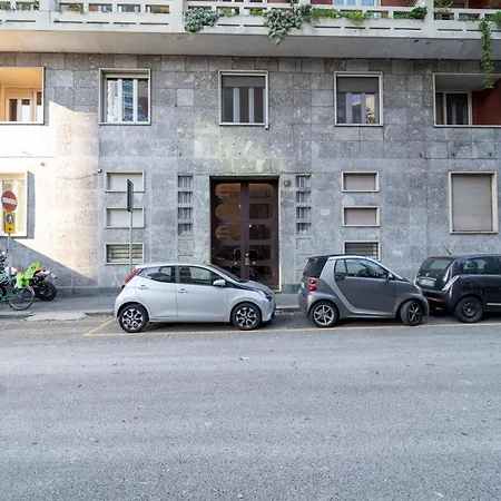 Designed In Center Gae Aulenti Area With Ac, Wifi And Subway Airport Connected Steps From Station Mediolan