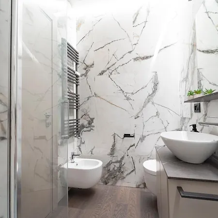 Designed In Center Gae Aulenti Area With Ac, Wifi And Subway Airport Connected Steps From Station *