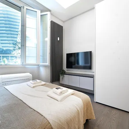 Designed In Center Gae Aulenti Area With Ac, Wifi And Subway Airport Connected Steps From Station * Mediolan