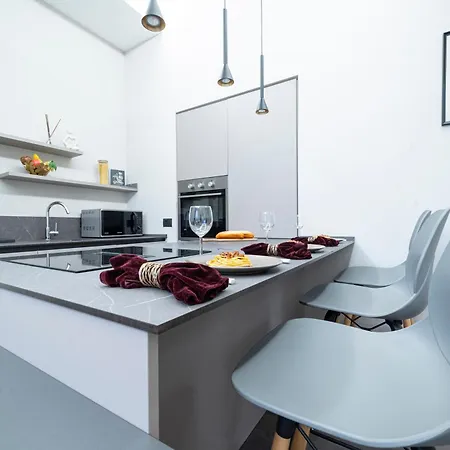 Designed In Center Gae Aulenti Area With Ac, Wifi And Subway Airport Connected Steps From Station Mediolan