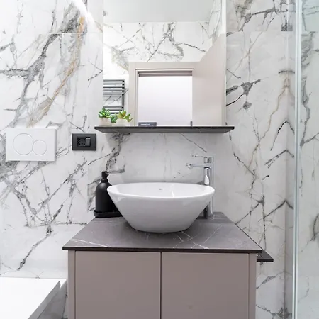 Apartment Designed In Center Gae Aulenti Area With Ac, Wifi And Subway Airport Connected Steps From Station *
